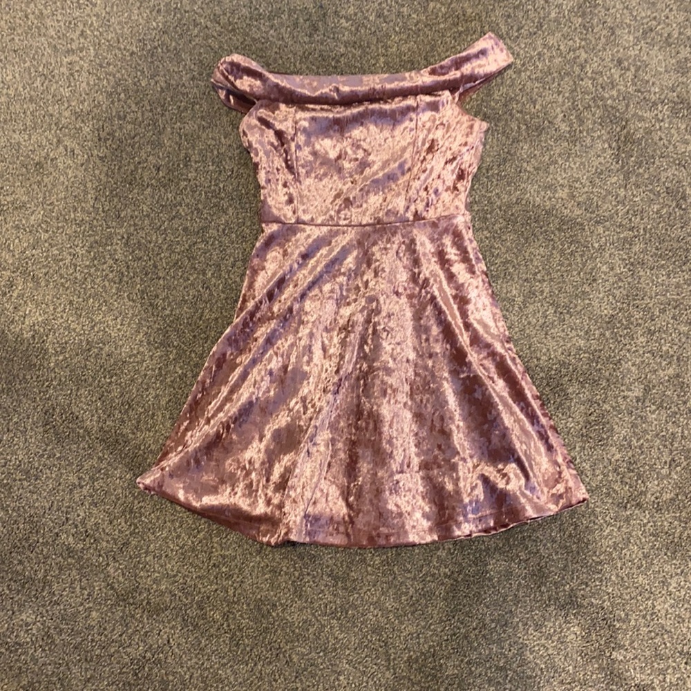 Lulu’s mauve velvet off the shoulder skater dress